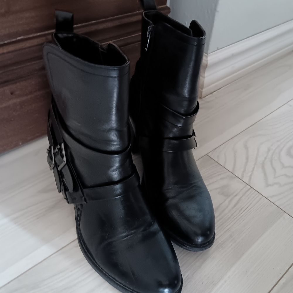 Faux leather black boots